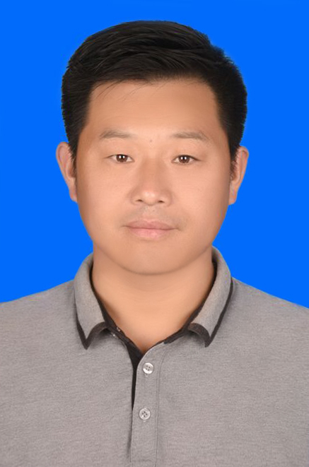 郝贵君勤奋自学的军人书法家