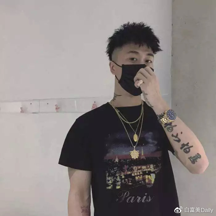 顺便说一句,在丁飞爆出来的pg某个女人朋友圈截图中,这个女孩指责pg