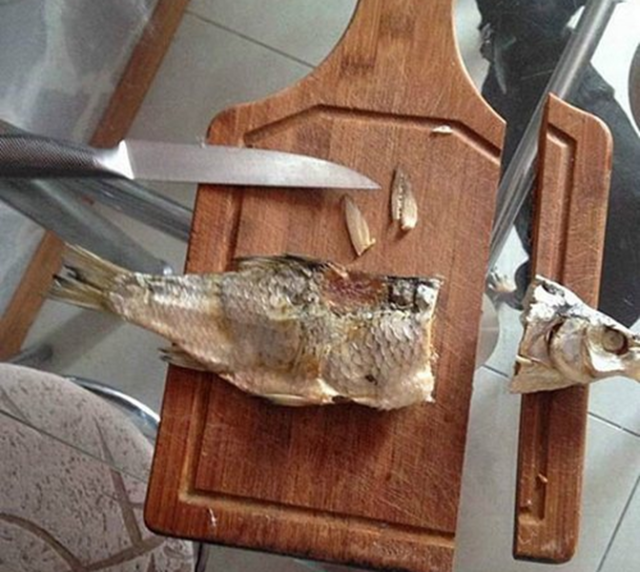 女朋友做饭变炸厨房拍蒜刀断了想知道图5咋做的