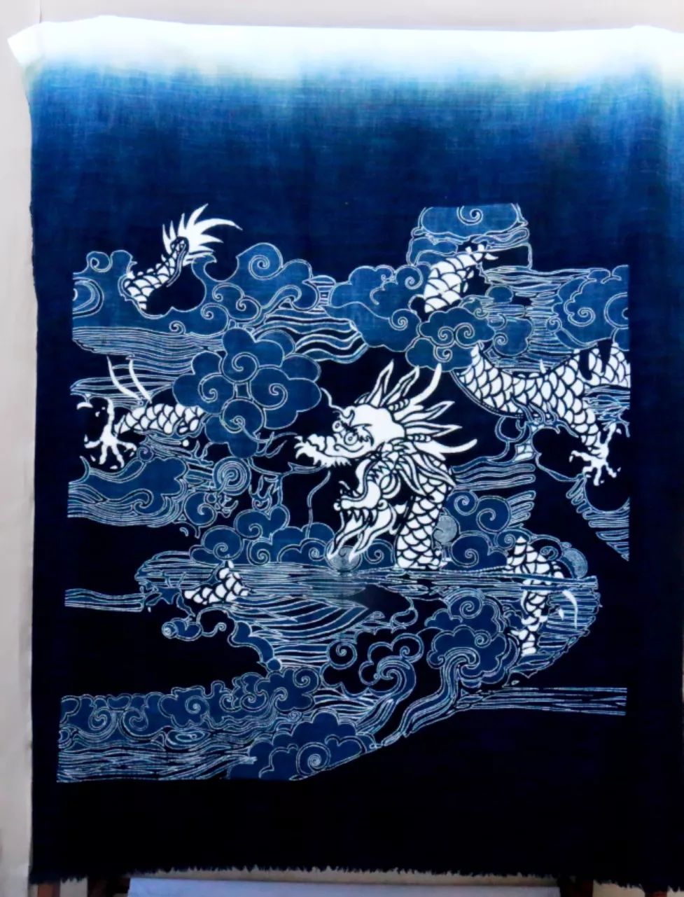 从苗族村妇到百万ceo,清华北大的"文盲"讲师,牛!_蜡染