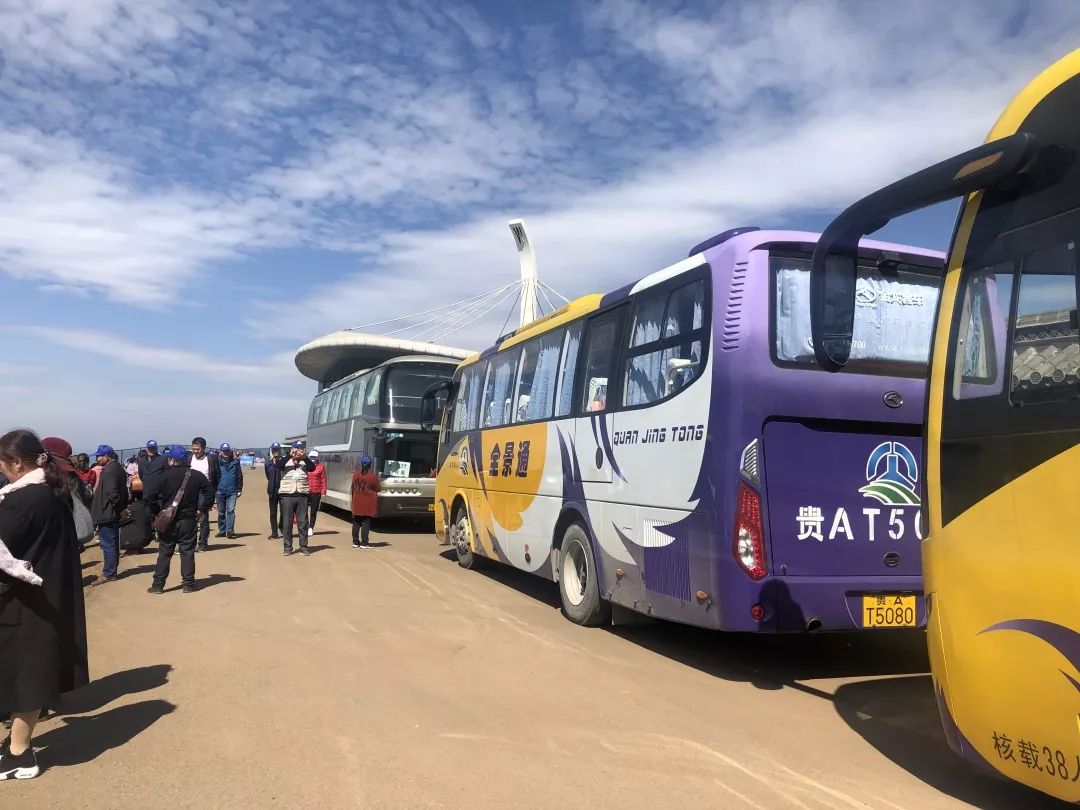 【盘州旅游】秋高气爽,乌蒙大草原景区迎来300余人团队