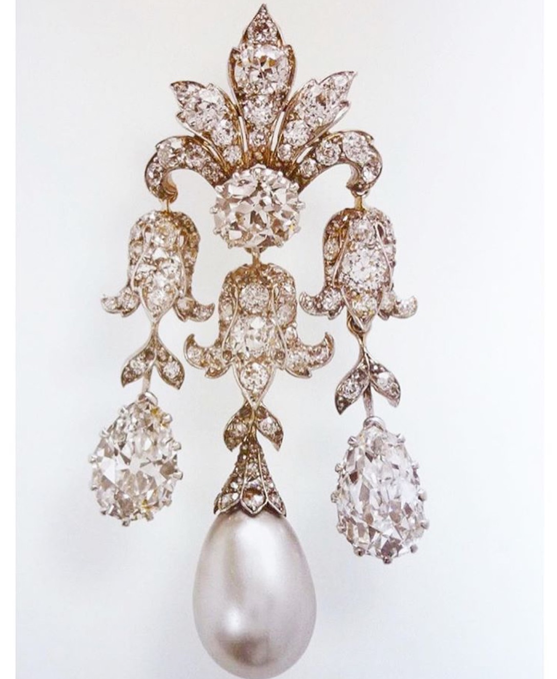 奢华的皇家珠宝,它是艺术与历史的结晶,英国皇家珠宝品鉴(一)