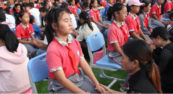 厦门市集美区杏苑小学成功举办让生命充满爱演讲