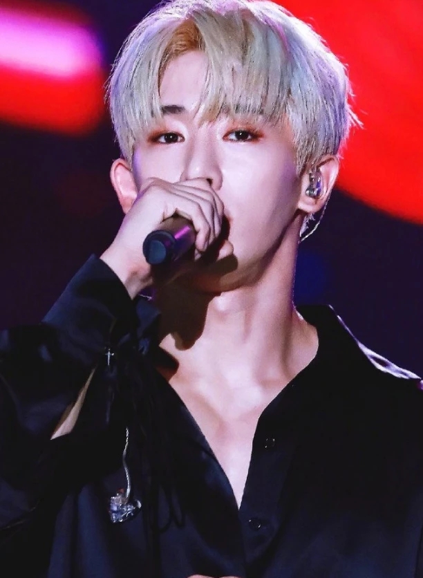 原创偷窃还没解释清楚monstax元虎刚引咎退队就因吸食违禁物品被查