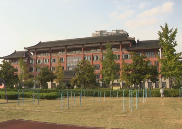 为前行中的灌南高级中学点赞!_惠泽