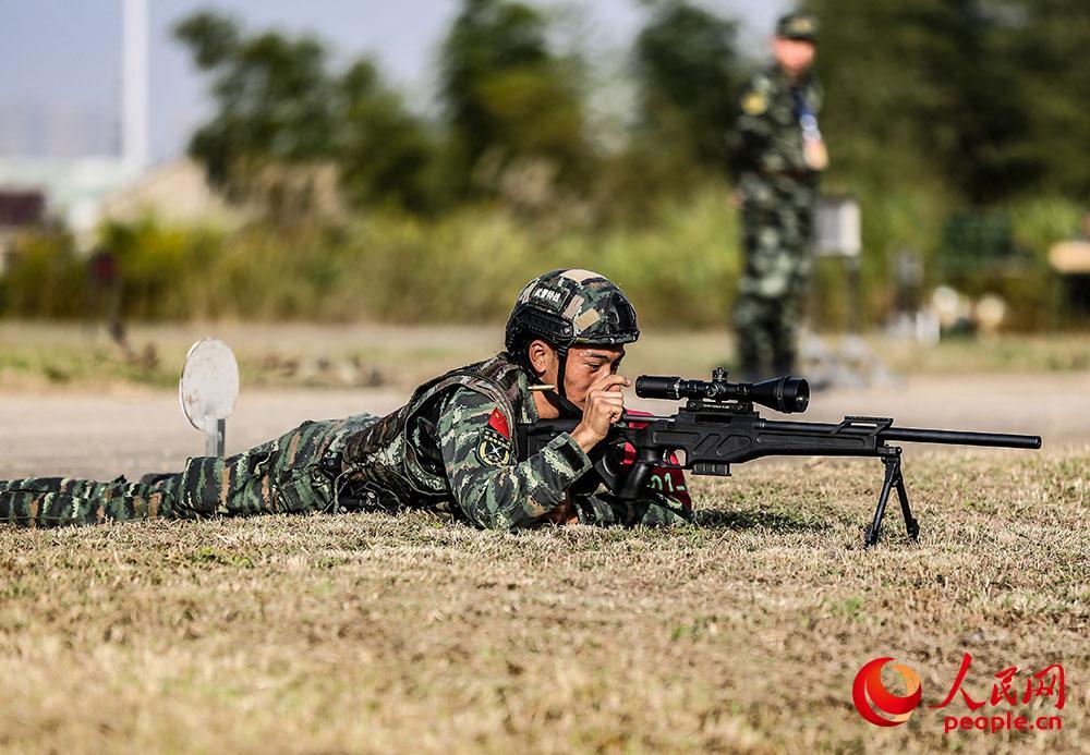 火力全开!实拍特战队员射击考核现场