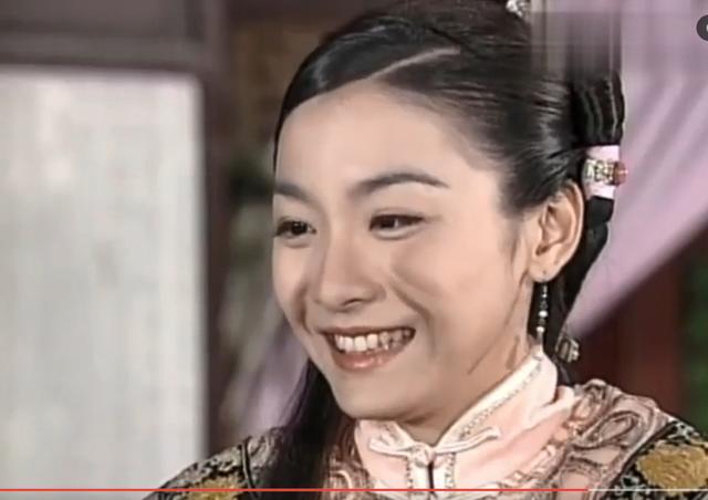 亦正亦邪,自私偏执却又深切地爱着芸儿;杨宝玮饰演的成韵,堪称史上最