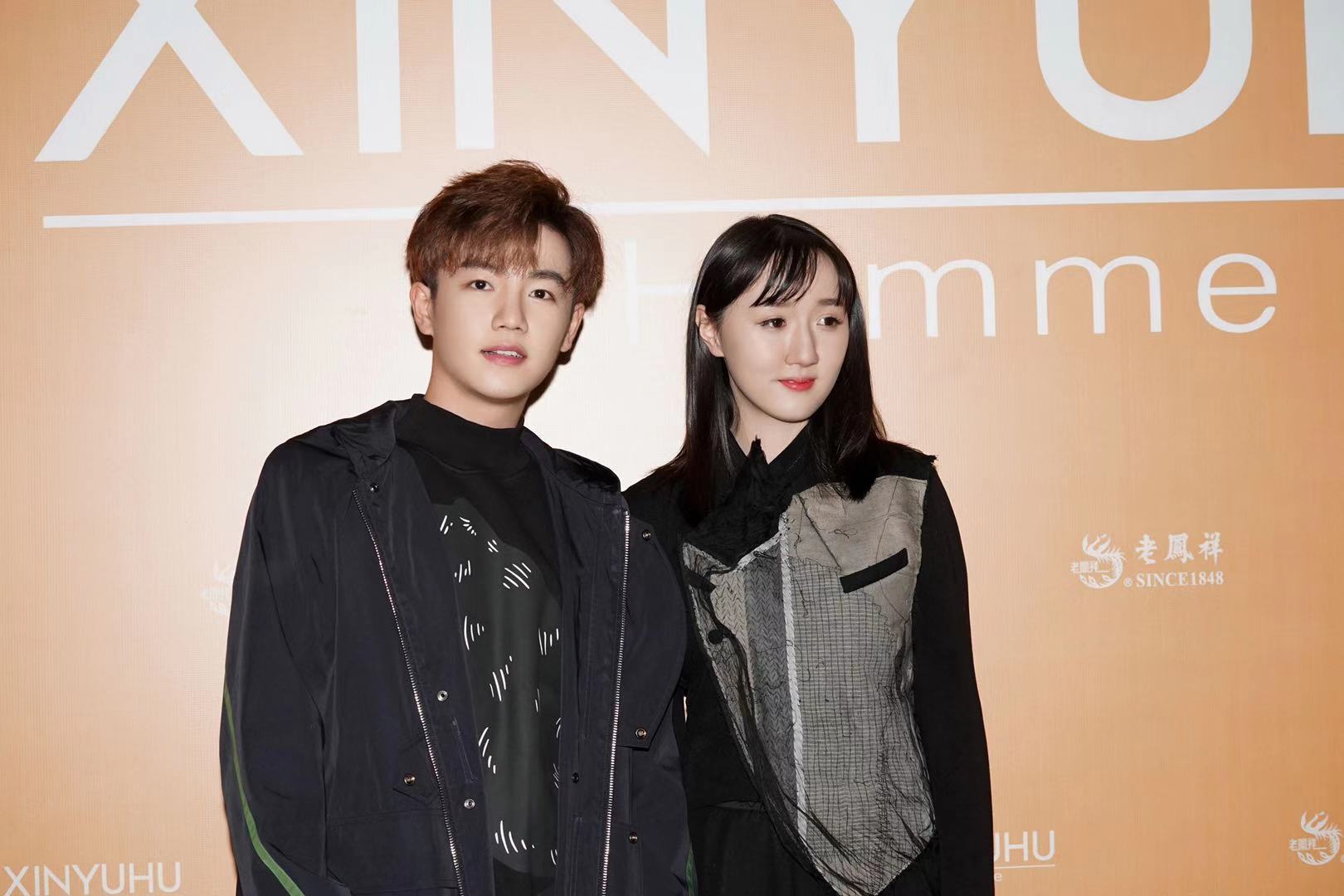 夏志远受邀参加时装周 阳光活力英伦范十足