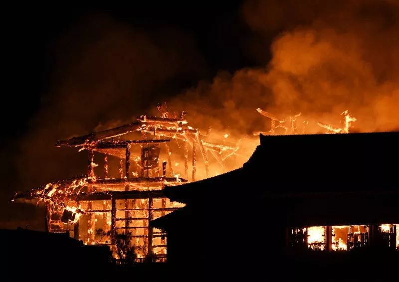 八小时大火烧没了日本国宝级宫殿,这座让日本人心疼