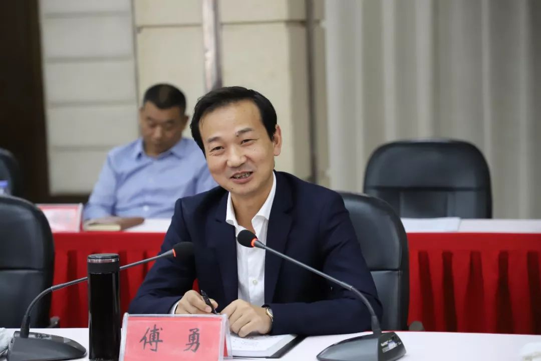 津市市委书记傅勇出席会议并对西湖考察团的到来表示欢迎,希望通过