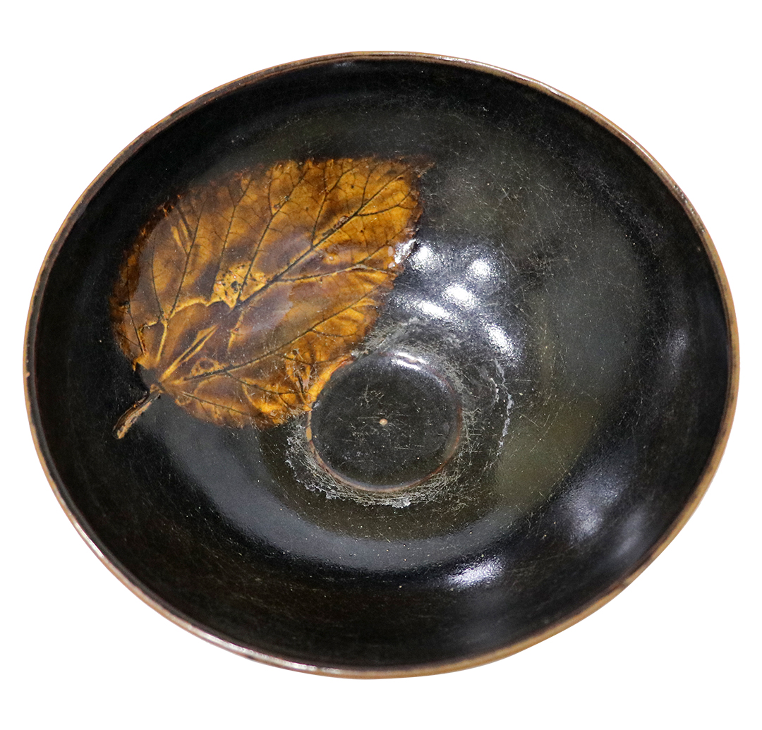 编号:gw6619033006-4品名:宋代吉州窑树叶碗品类:瓷器年代:宋代尺寸