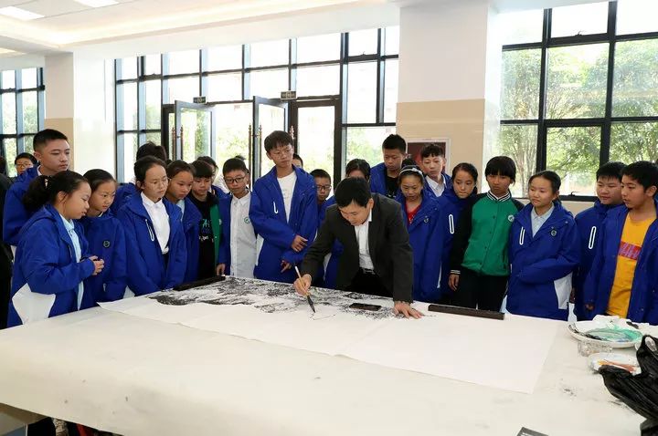 共同感受书画的魅力,激发大家练习书画的热情,创作的一