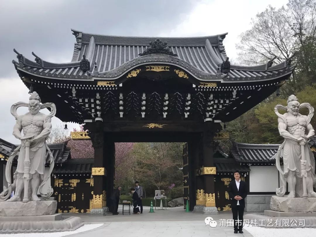 3米念佛宗无量寿寺,位于日本兵库县加东市三宝山,是日本当前最大的