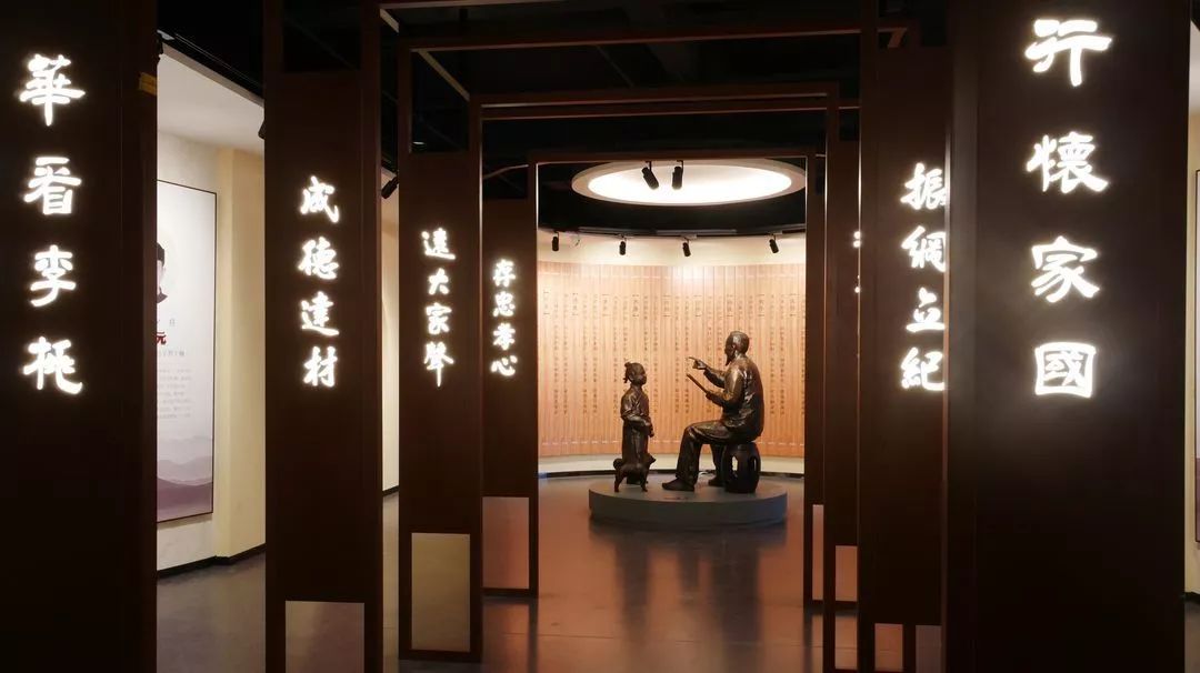 人艰苦奋斗,崇德尚义,开拓进取,精诚团结,自强不息的客家精神所震撼