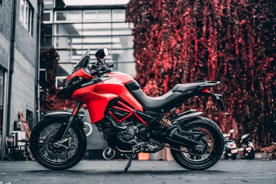 性能更卓越配置大升级2019款杜卡迪multistrada950s试驾