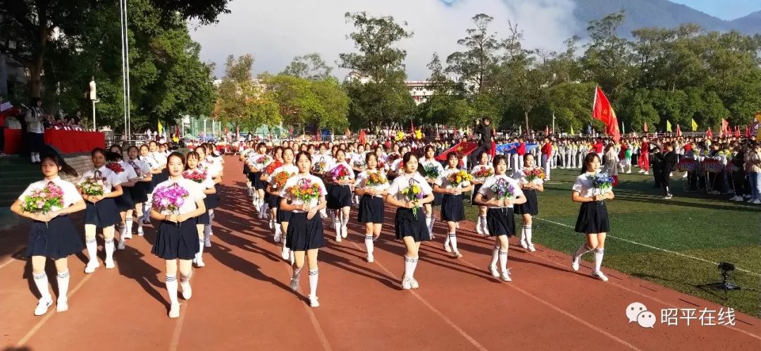 昭平一中运动会超然精彩瞬间不容错过