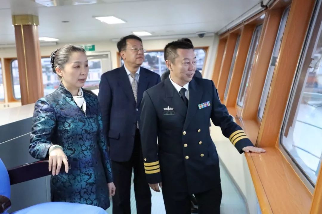 戚继光舰结束对新西兰访问启程前往斐济,韩国军官登舰跟训