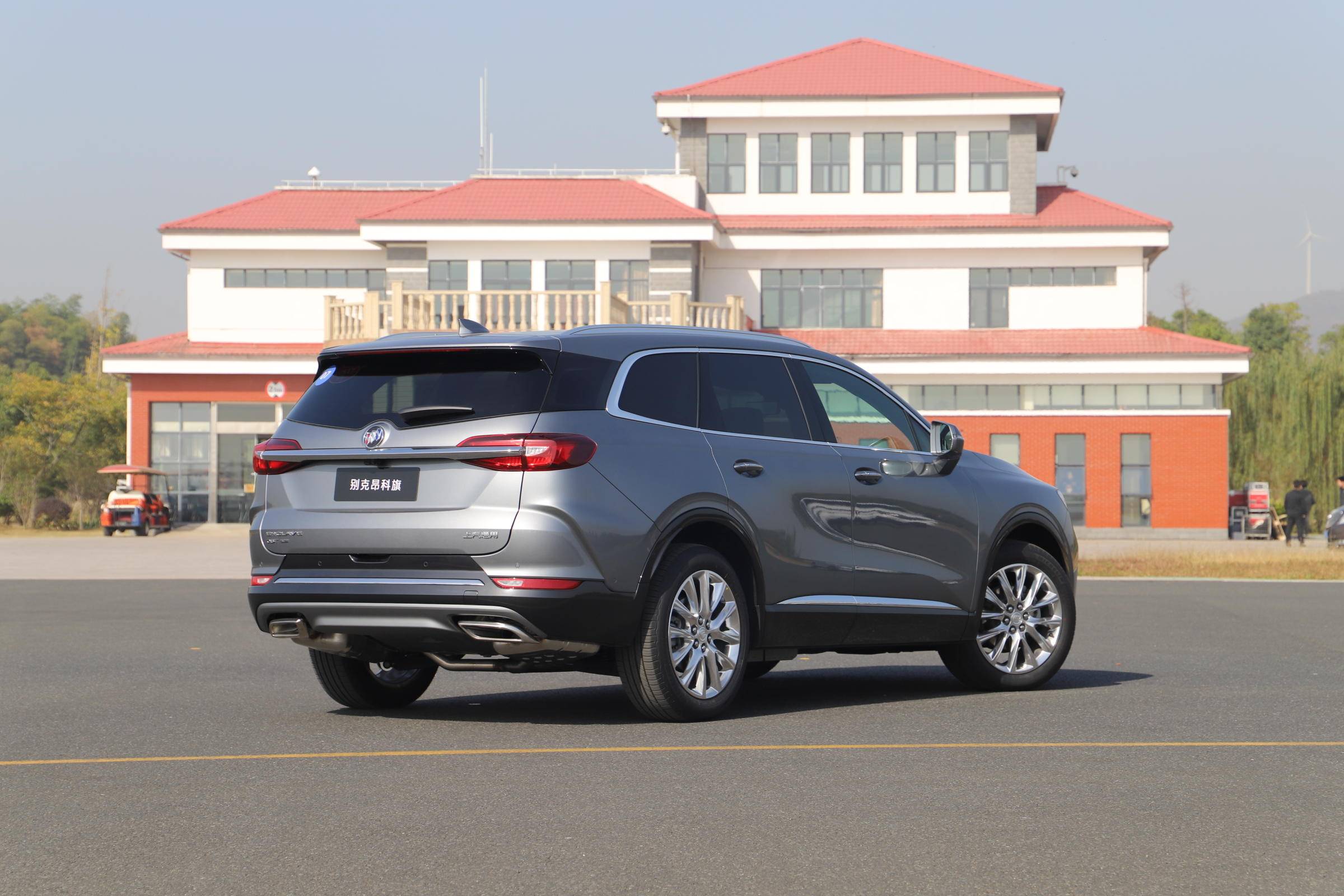 7座suv市场新兴力量场地试驾别克昂科旗