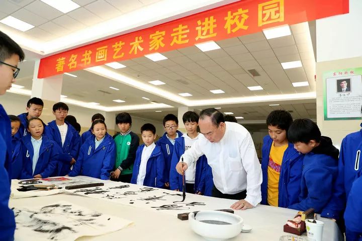 共同感受书画的魅力,激发大家练习书画的热情,创作的一