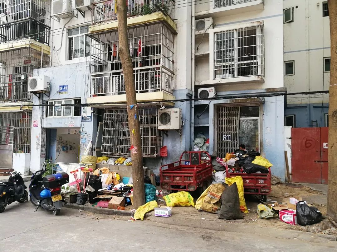 创城曝光台小区环境看对比心塞