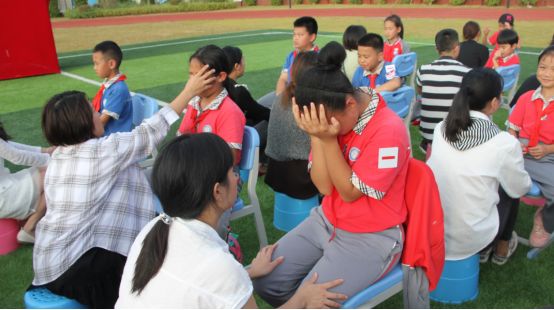 厦门市集美区杏苑小学成功举办让生命充满爱演讲