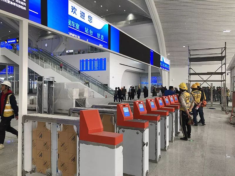 处临沂北站检票口台图片临沂高铁站售票处临沂北站安检临沂高铁检票口