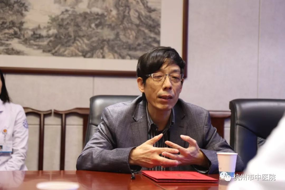 内科著名专家张楚教授受聘为我院高级学术顾问