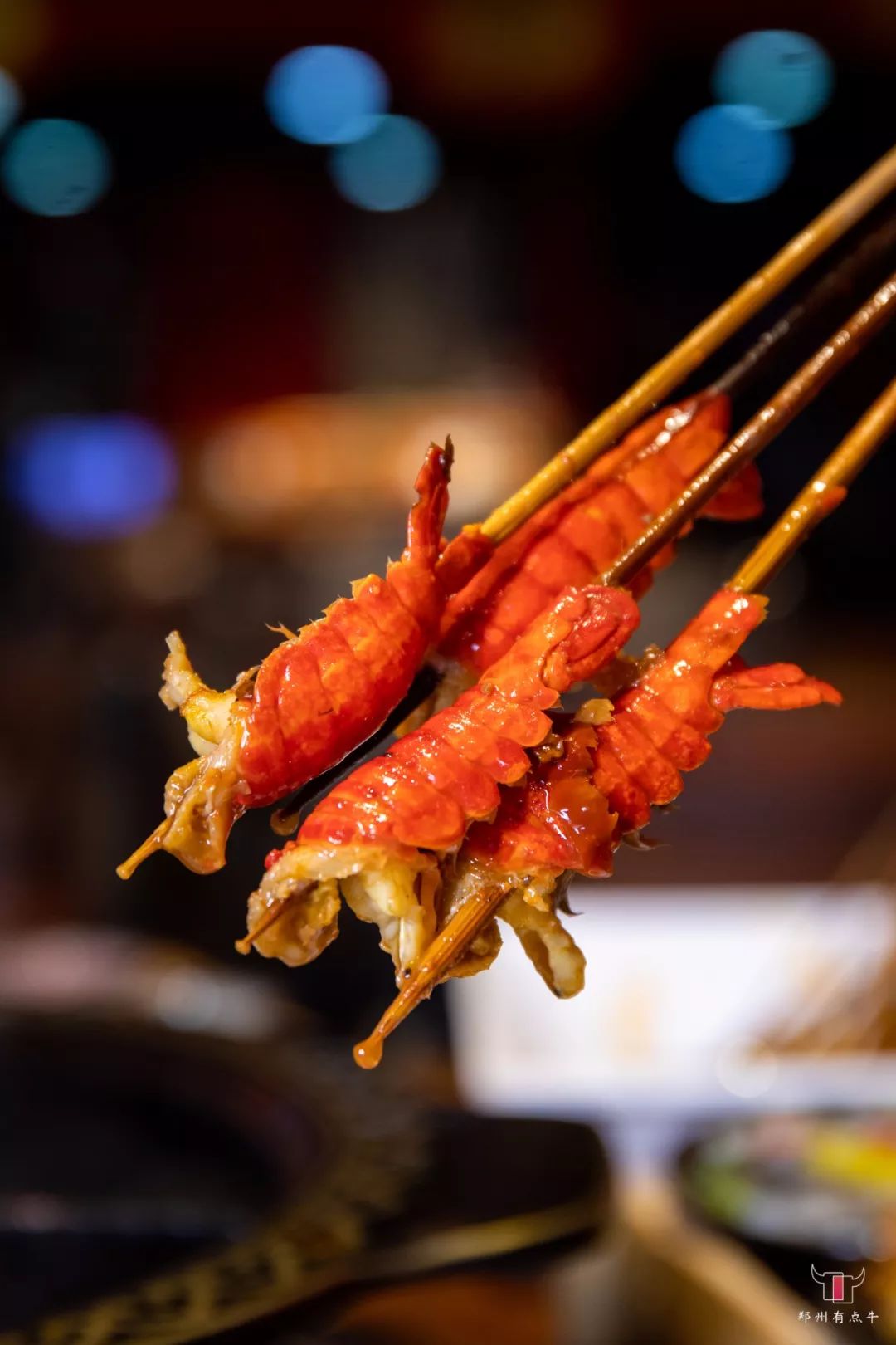 王嘉龙串串香：从一串牛肉看老成都串串香的底料逻辑与经营方法