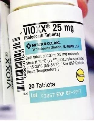 万络(vioxx,通用名罗非昔布,rofecoxib)是默克生产,曾经风靡一时的非