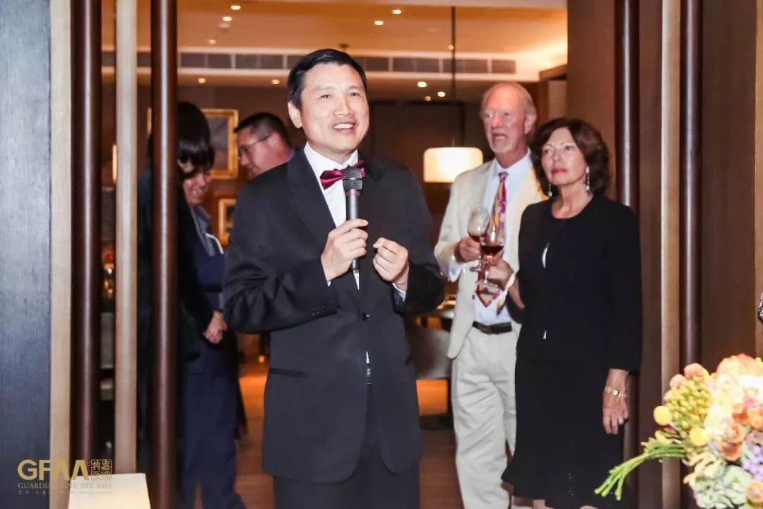 嘉德艺术中心总经理寇勤先生中国嘉德副董事长王雁南女士在晚宴发表