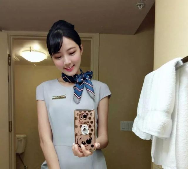 32岁台湾"最美空姐"因在吴宗宪节目意外亮相 吸引18万粉丝关注_林巧评