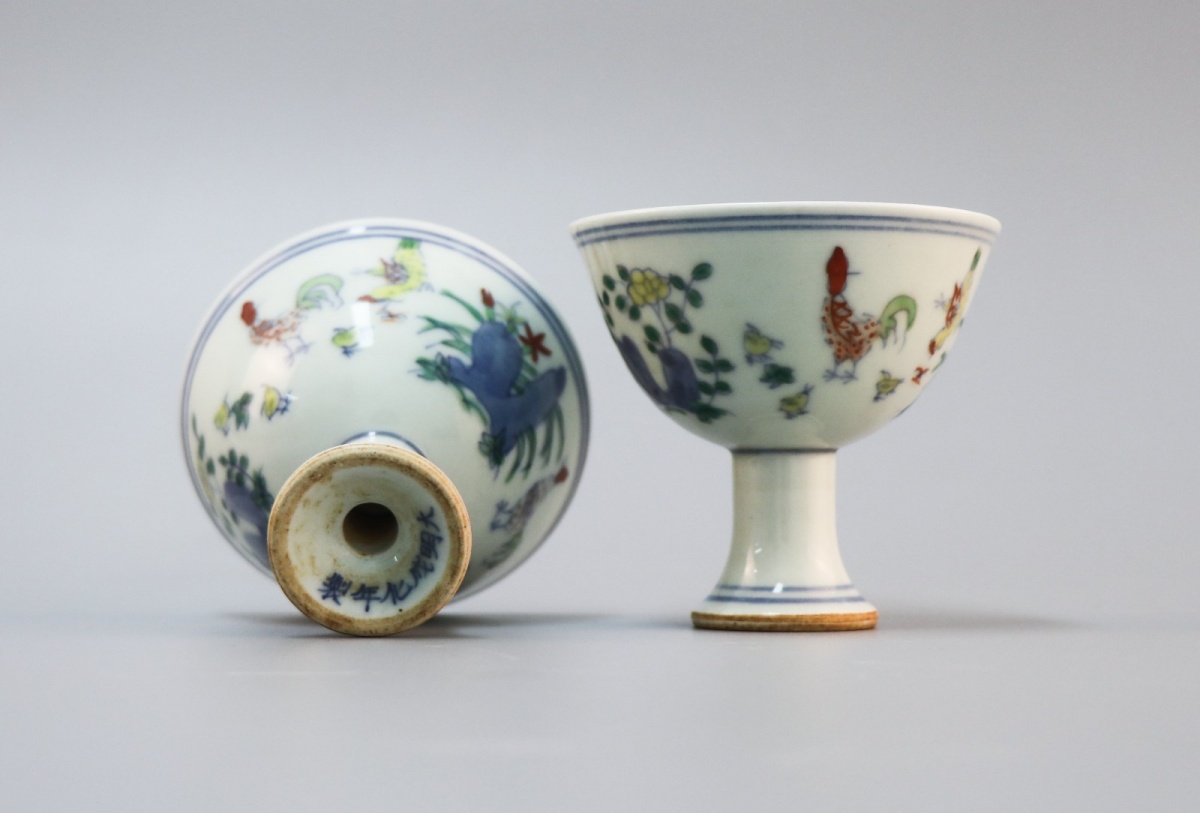 【精选藏品】瓷器:明成化 高足鸡缸杯
