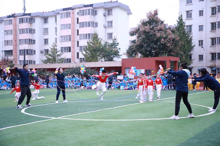 西安市曲江南湖小学芙蓉低段校区20192020学年度第三届冬季三跳运动会