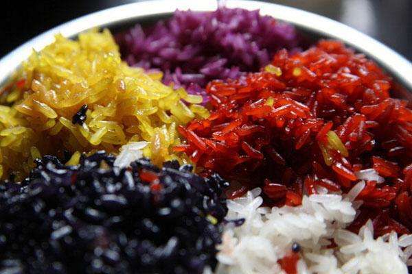 武鸣五色糯米饭源于自然的传统美食