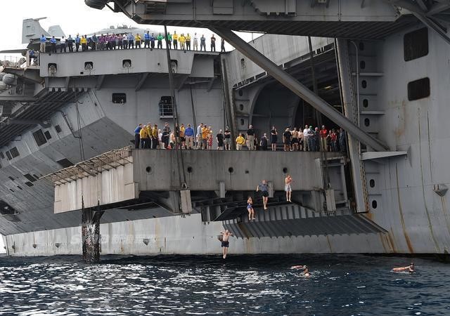 原創關鍵系統沒搞定,130億美元航母成全球最大浮船,服役再度推遲5年