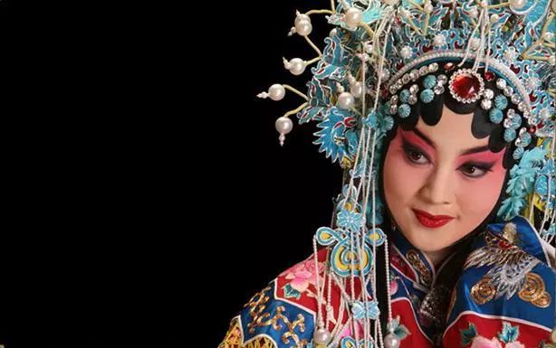 《京剧旦角名家演唱会欣赏》!