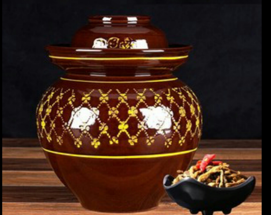 生活小常识:腌制咸菜时,到底用什么材质的制品盛放,相对安全_坛子