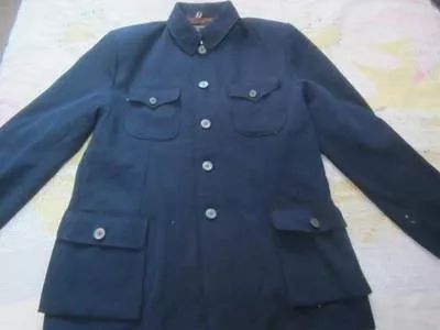 中山装上纽扣的意义前襟的五粒纽扣分别表示孙中山的五权宪法学说