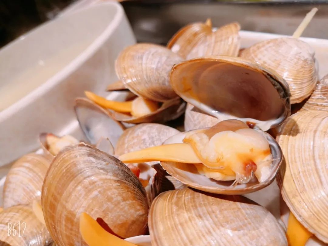 宝藏级烤肉店69元抢原价201元晟骏肥蚬子炭火烤肉五荤四素23人餐份