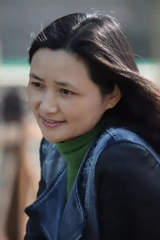 主题教育专辑弘扬先进柘湖名师潜心钻研笔耕不辍陈红梅