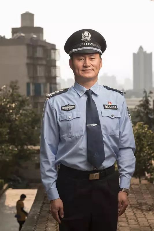 昆明市公安局一个集体,两名个人分别被公安部,云南省公安厅荣记一等功