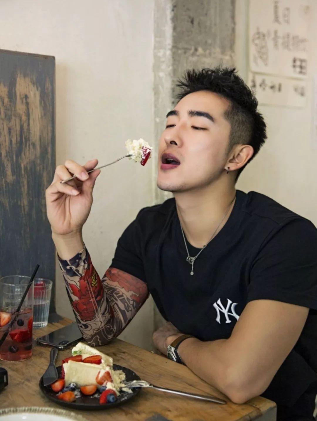 男生发型参考今天和大家分享一下短发或中短发男生️理发时一定要