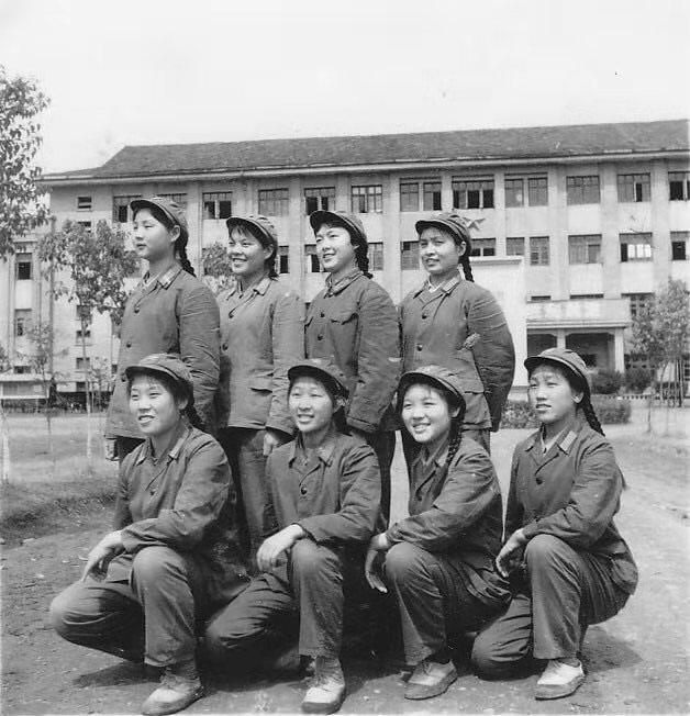 11师女兵事件图片