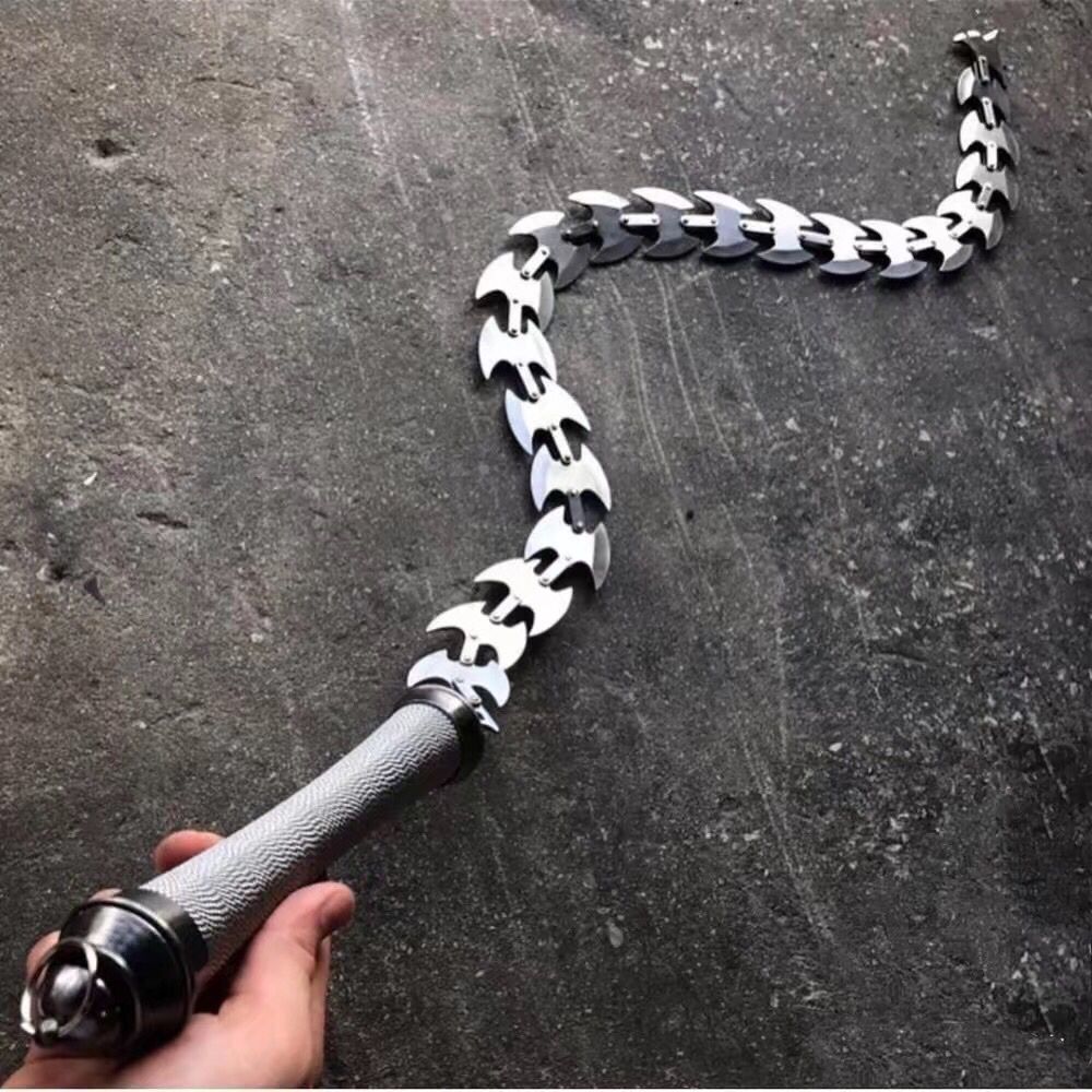 鞭刃:在冷兵器之中鞭子作为武器的是极为少见的