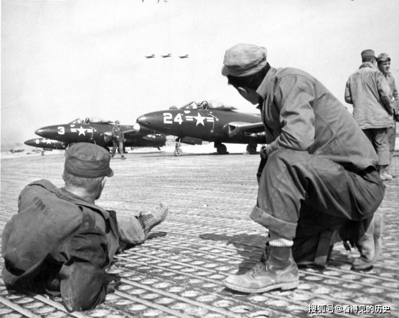 老照片朝鲜战争中的美军战机经过实战检验的军机