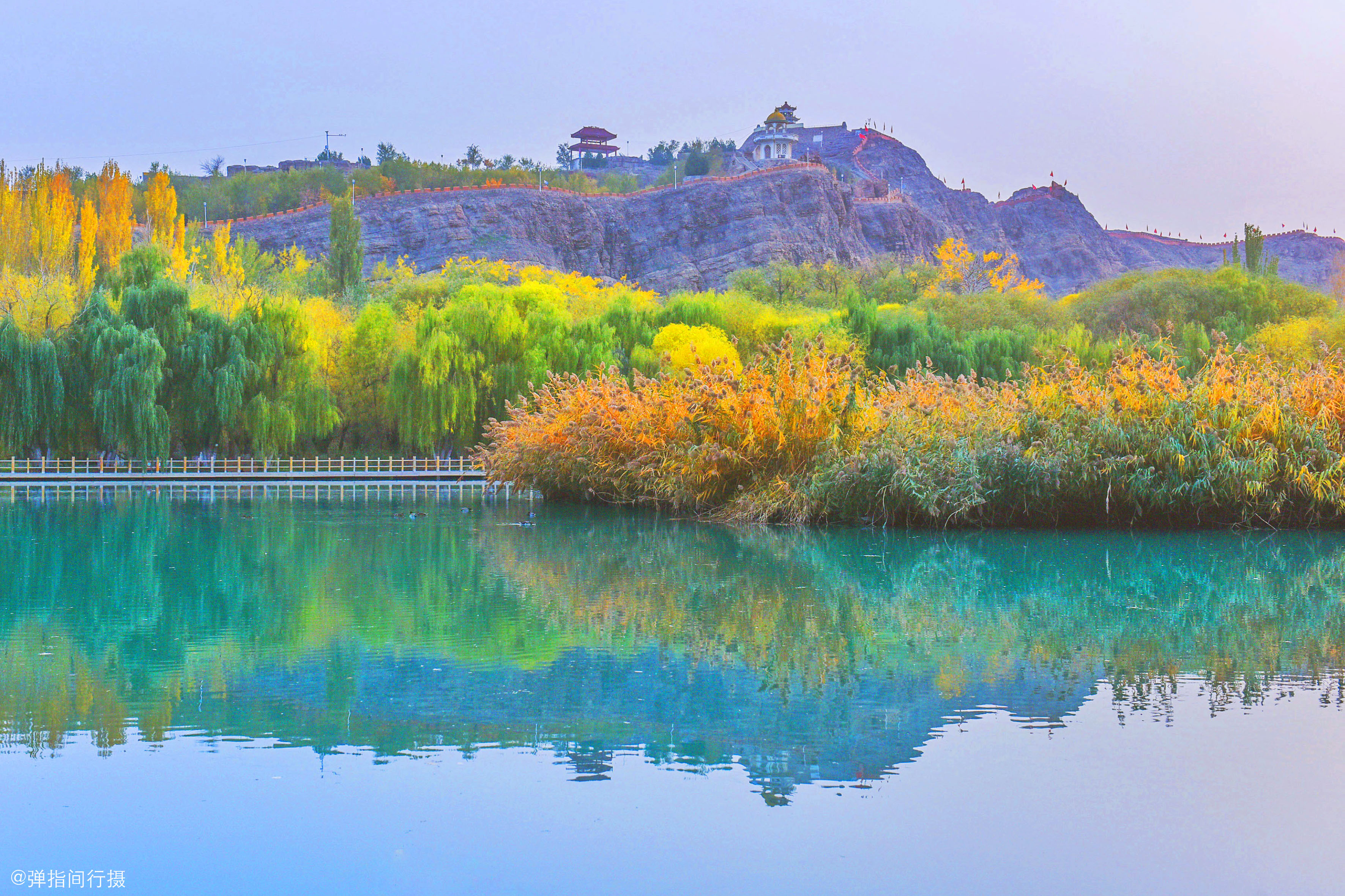 新疆大漠戈壁里的绿洲坐拥九眼泉奇景号称塞外江南