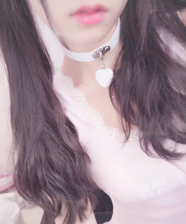 双马尾赛高酱直播玩lol,打不过了就玩套路!对面:我投降!