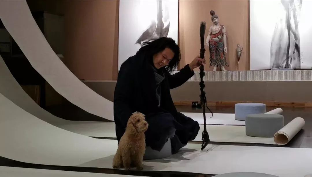 初到敦煌的画展与画志画行者郑泰均画记