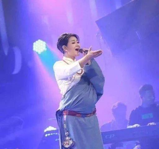 降央卓玛怀着大肚子唱这首《天籁之爱》竟成旷世金曲!