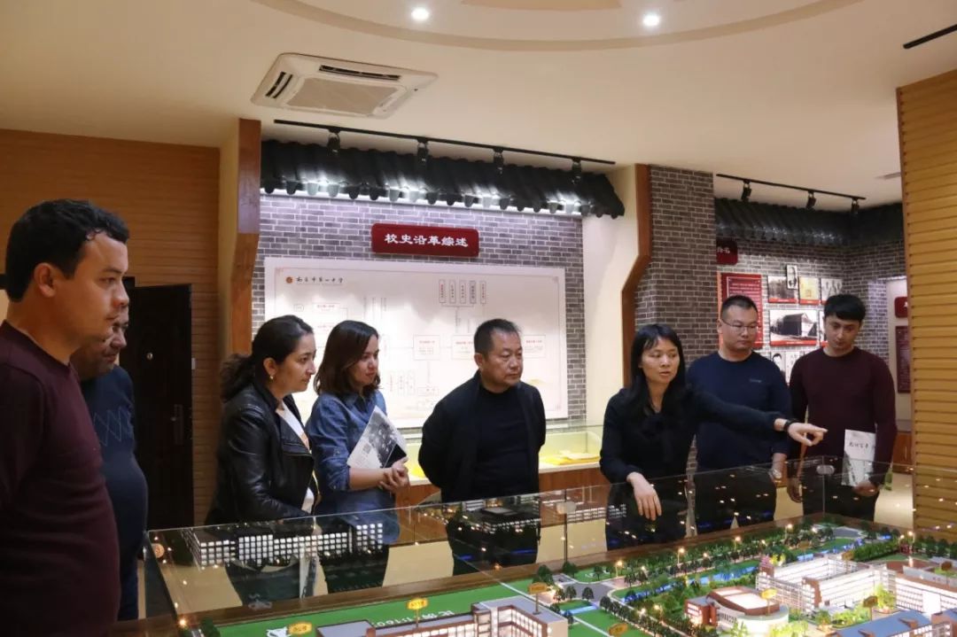 千校手拉手,赣疆一家亲——新疆克州一中考察团莅临我校参观交流